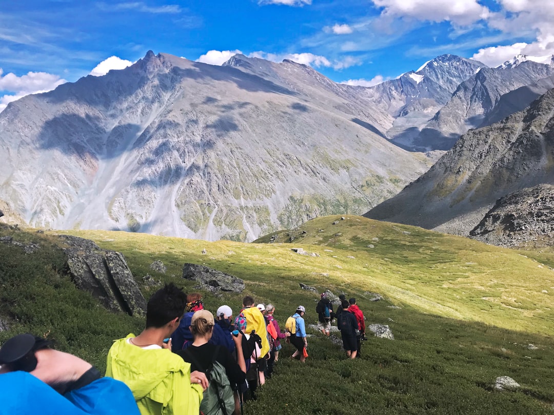 guided tour hiking group organized - Camino de Santiago